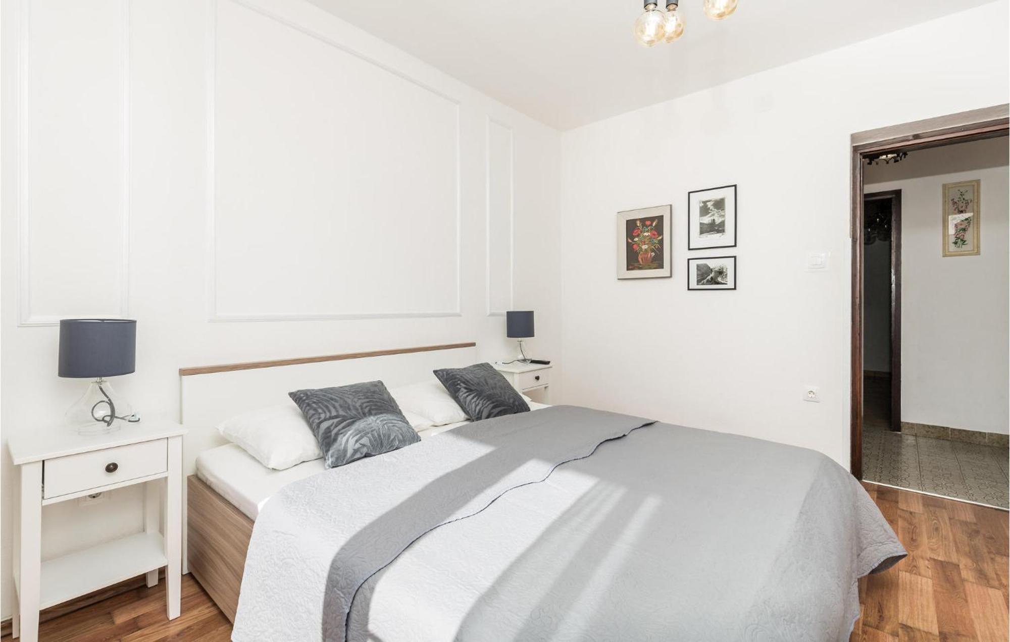 4 Bedroom Awesome Apartment In Sveti Juraj Dış mekan fotoğraf