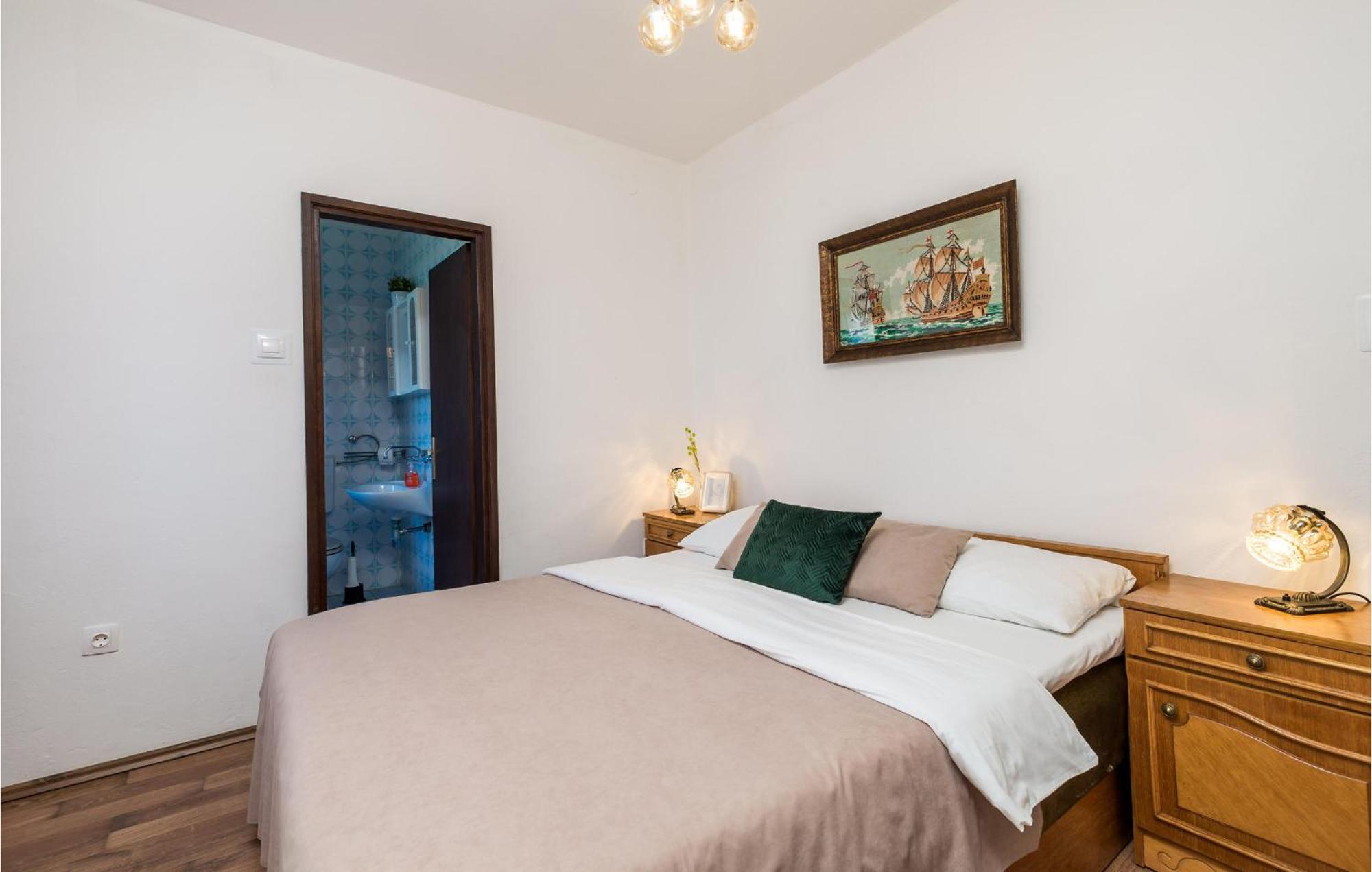 4 Bedroom Awesome Apartment In Sveti Juraj Dış mekan fotoğraf