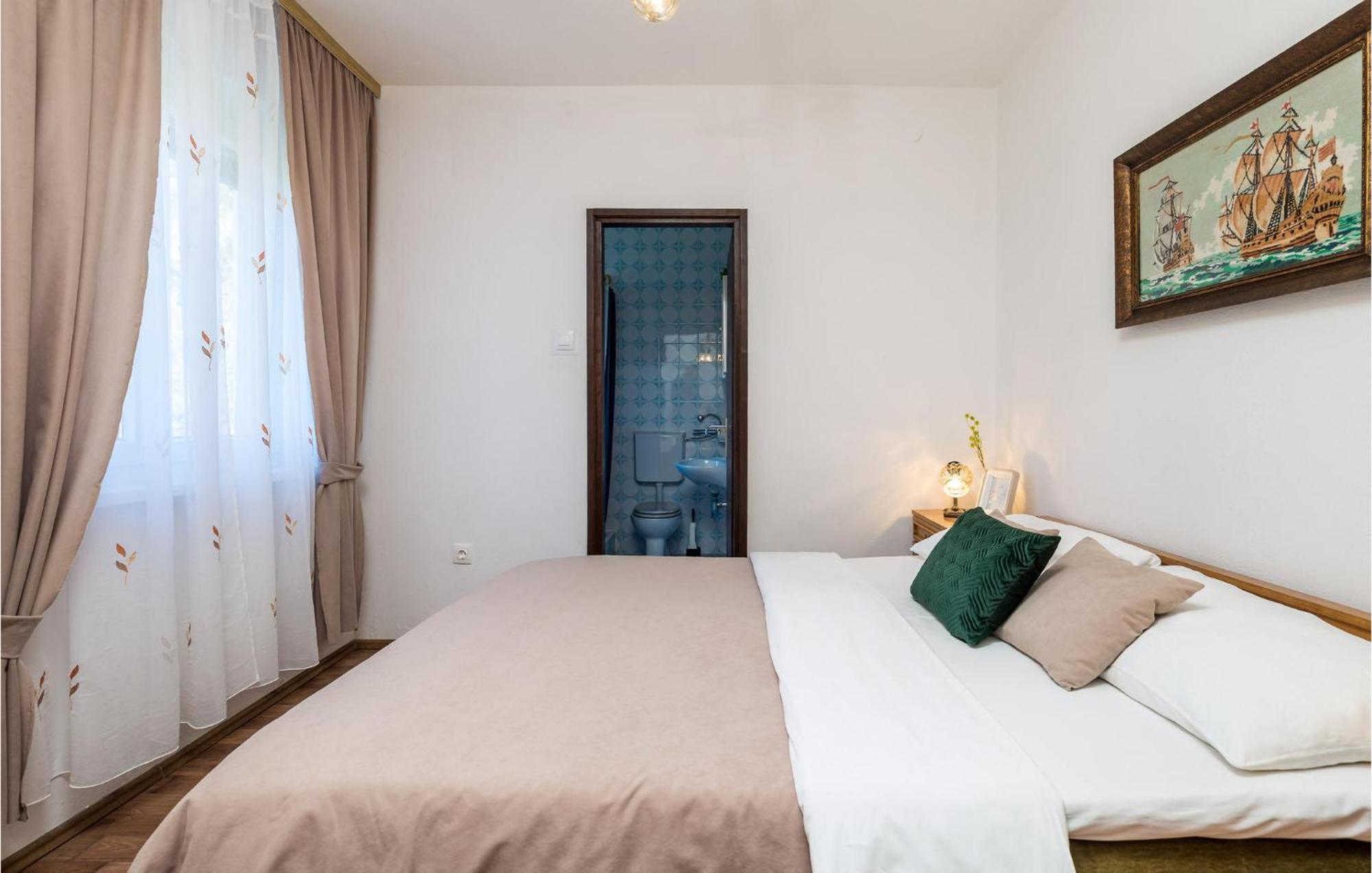 4 Bedroom Awesome Apartment In Sveti Juraj Dış mekan fotoğraf