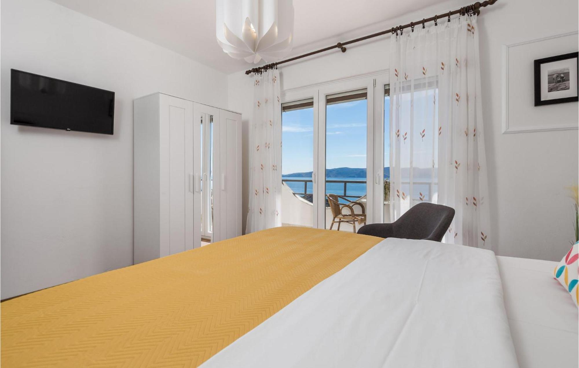 4 Bedroom Awesome Apartment In Sveti Juraj Dış mekan fotoğraf