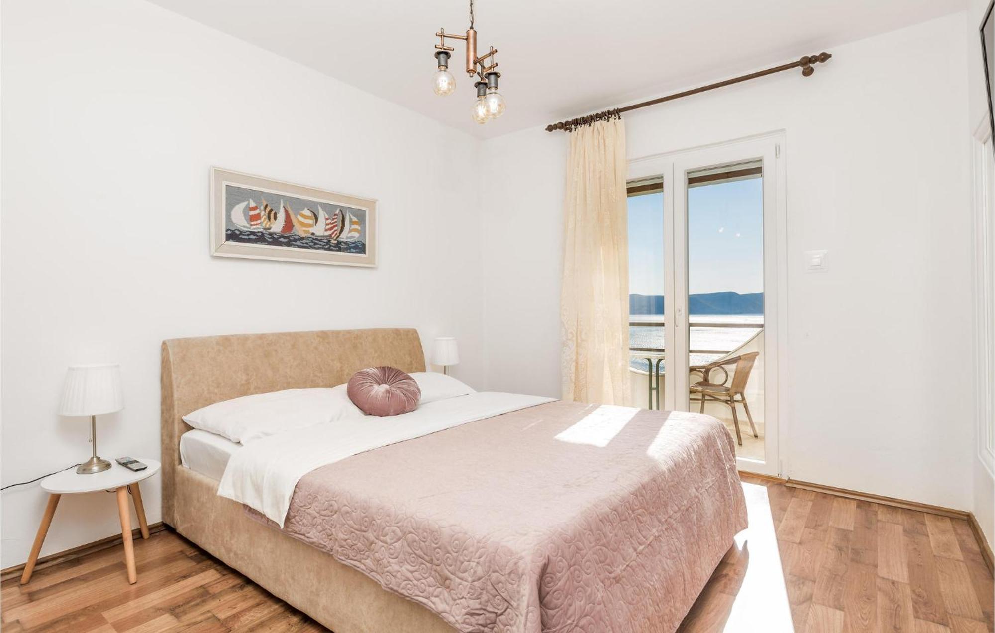 4 Bedroom Awesome Apartment In Sveti Juraj Dış mekan fotoğraf