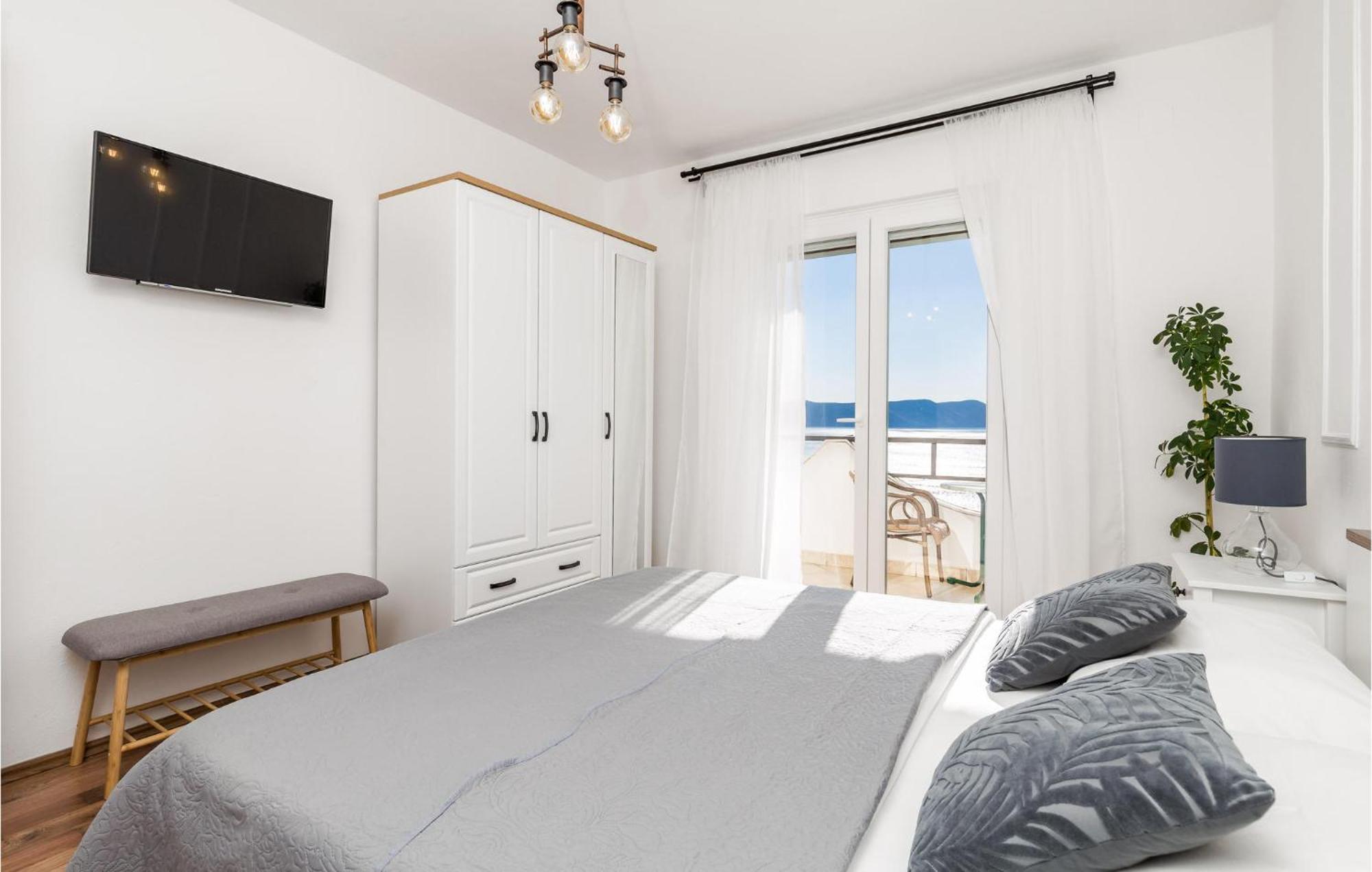 4 Bedroom Awesome Apartment In Sveti Juraj Dış mekan fotoğraf