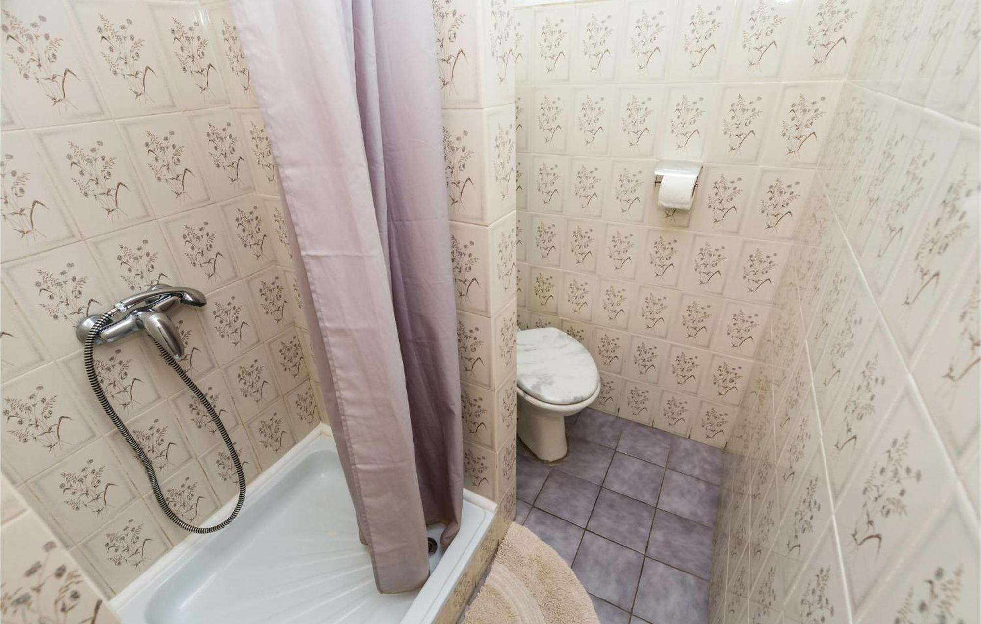 4 Bedroom Awesome Apartment In Sveti Juraj Dış mekan fotoğraf