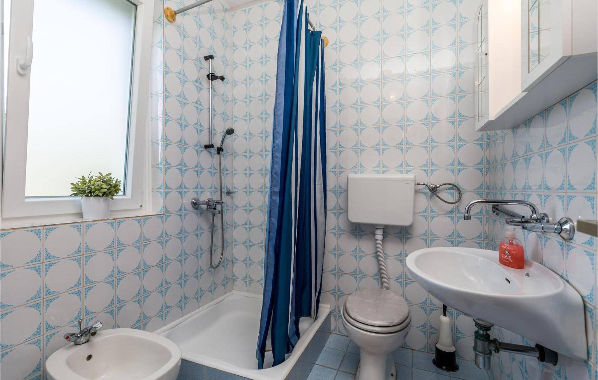 4 Bedroom Awesome Apartment In Sveti Juraj Dış mekan fotoğraf