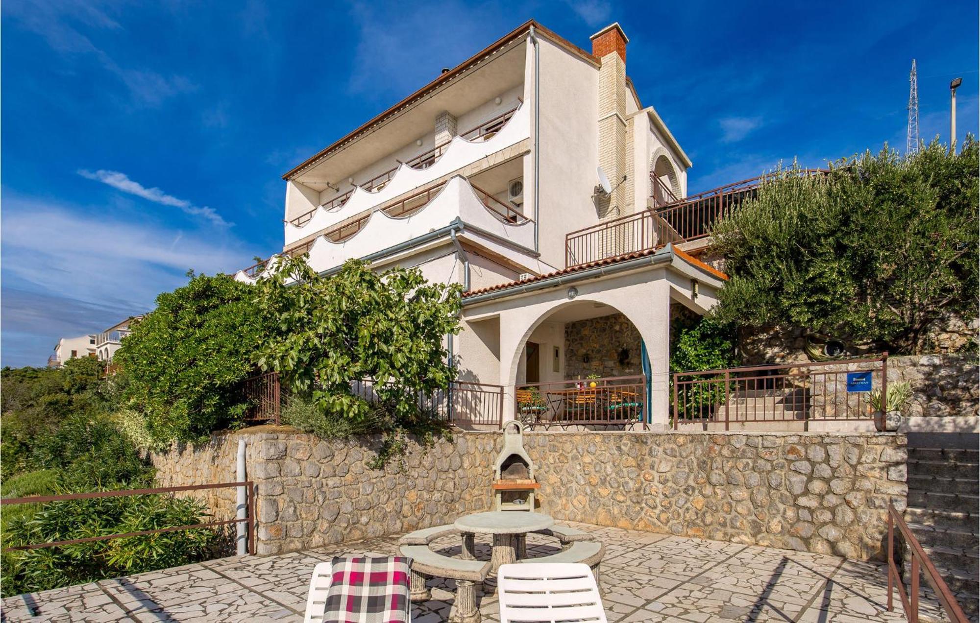 4 Bedroom Awesome Apartment In Sveti Juraj Dış mekan fotoğraf